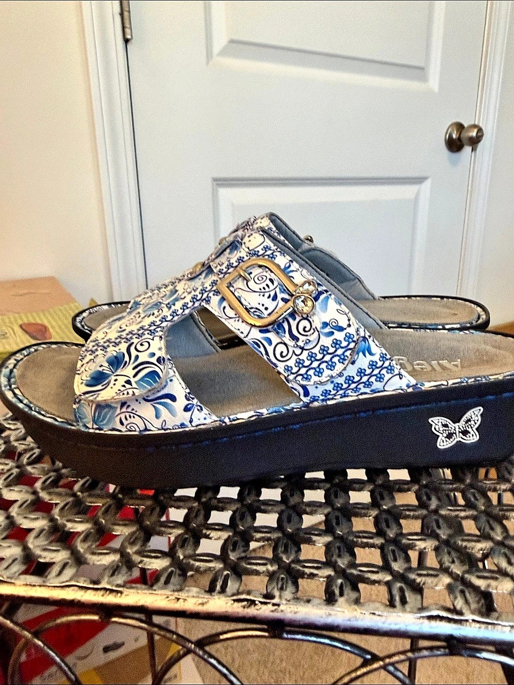 Alegria Peggy Slide Sandal Floral Sandals Blue & White. "Good China" 38